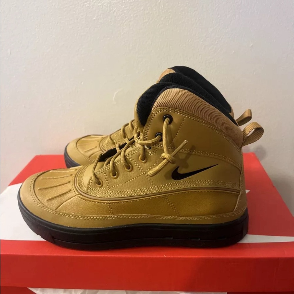 Nike Woodside 2 High GS Boots /Wheat/Black / Size 6y in GS  & 8 In Women